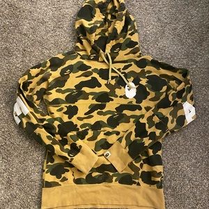 BAPE (Bathing Ape) Hoodie Small